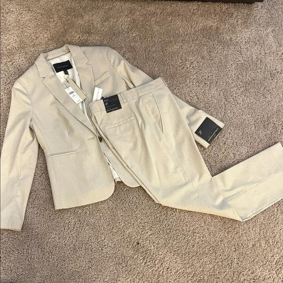 NWT Womens Banana Republic Suit - Picture 2 of 6